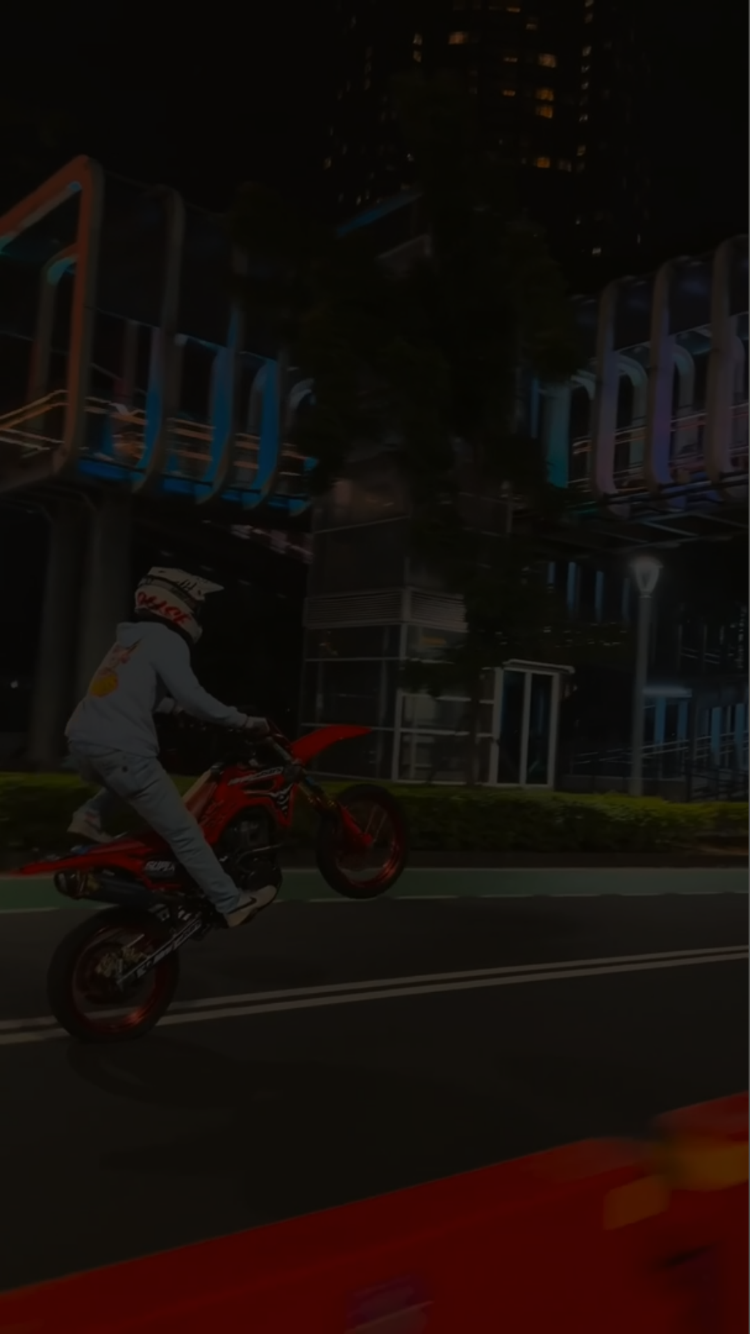 1,000+ Digital Products to Use and Sell As Your Own